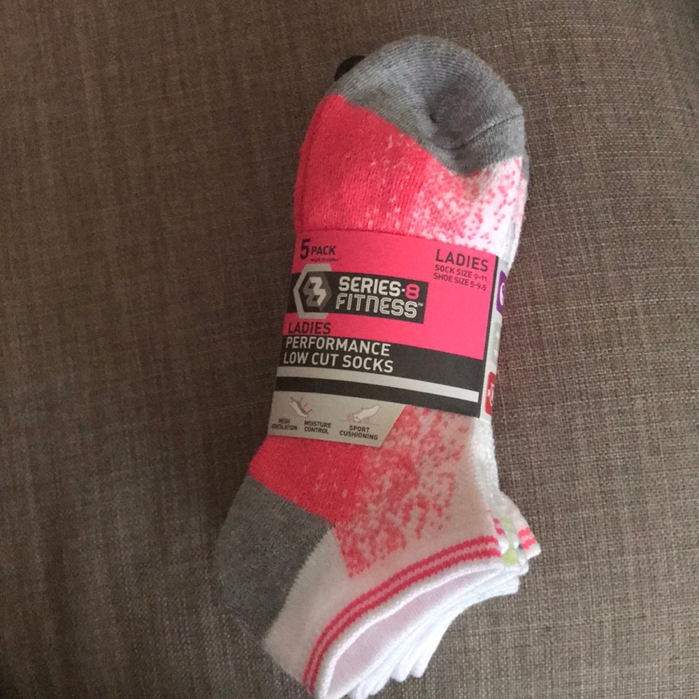 low-cut ankle socks